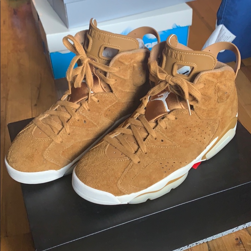 Jordan 6 “wheat” with box 📦 sz 8.5 worn